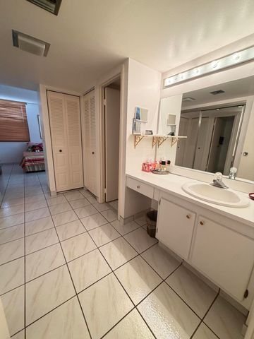 20301 W Country Club Drive 329, Aventura, FL 33180