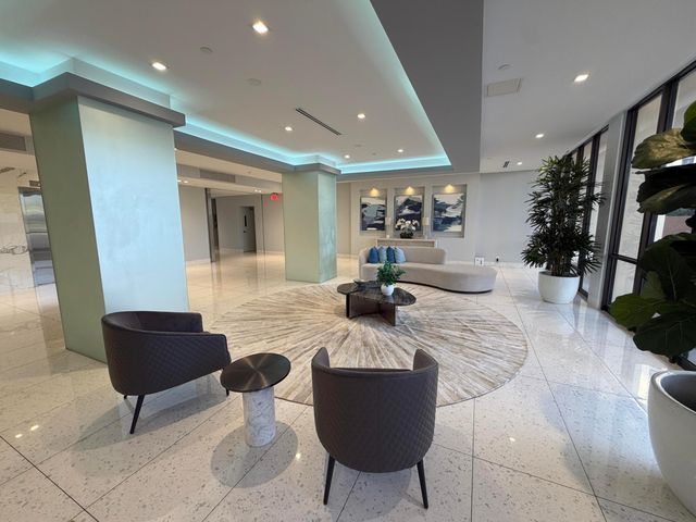20301 W Country Club Drive 329, Aventura, FL 33180