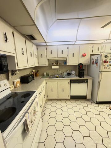 20301 W Country Club Drive 329, Aventura, FL 33180
