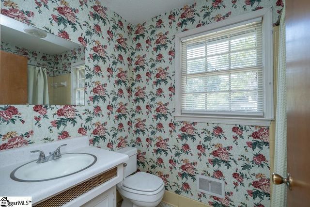 29 Hicks Road, Greenville, SC 29605