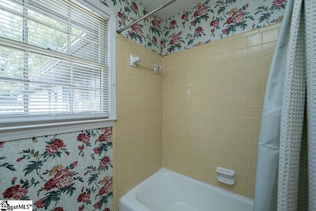 29 Hicks Road, Greenville, SC 29605