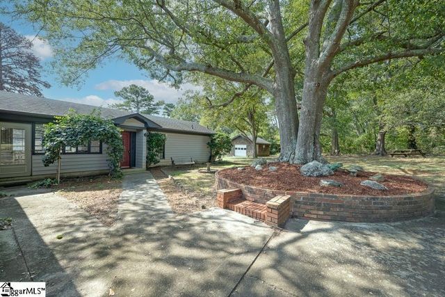 29 Hicks Road, Greenville, SC 29605