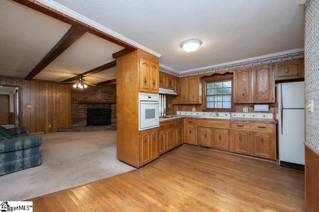 29 Hicks Road, Greenville, SC 29605