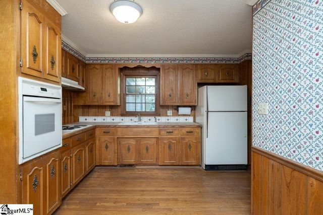 29 Hicks Road, Greenville, SC 29605