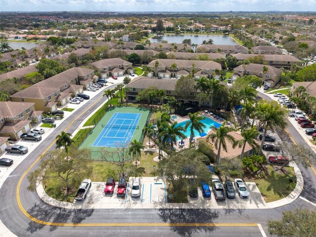 358 SW 122nd Ave, Pembroke Pines, FL 33025