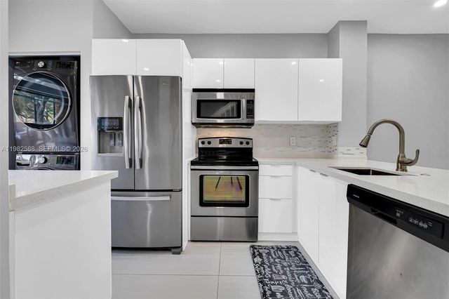 358 SW 122nd Ave, Pembroke Pines, FL 33025