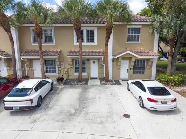 358 SW 122nd Ave, Pembroke Pines, FL 33025