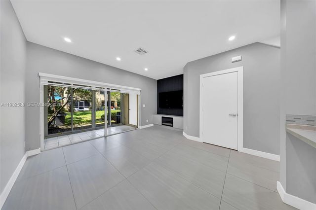 358 SW 122nd Ave, Pembroke Pines, FL 33025