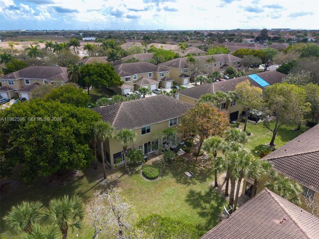 358 SW 122nd Ave, Pembroke Pines, FL 33025