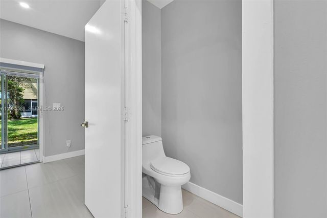 358 SW 122nd Ave, Pembroke Pines, FL 33025