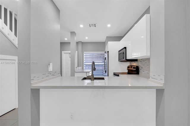 358 SW 122nd Ave, Pembroke Pines, FL 33025