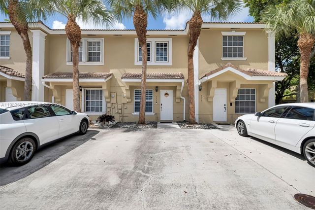 358 SW 122nd Ave, Pembroke Pines, FL 33025