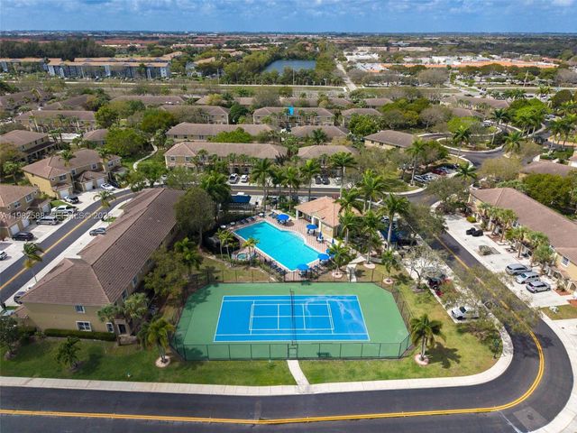 358 SW 122nd Ave, Pembroke Pines, FL 33025