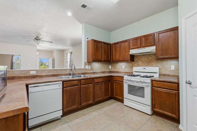 3391 Sun Mesa Street SW, Los Lunas, NM 87031