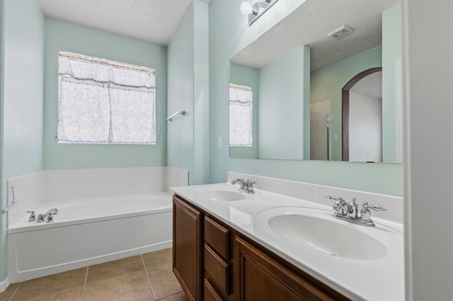 3391 Sun Mesa Street SW, Los Lunas, NM 87031