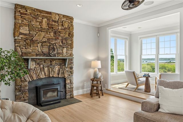 3333 Main Road, Tiverton, RI 02878