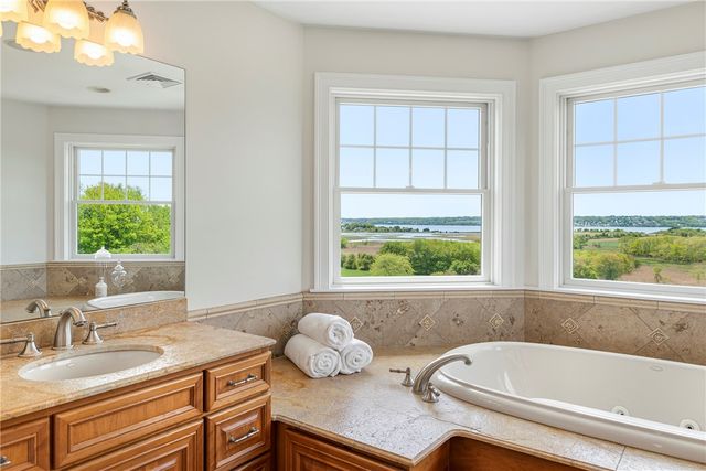 3333 Main Road, Tiverton, RI 02878