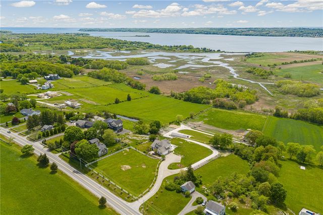 3333 Main Road, Tiverton, RI 02878