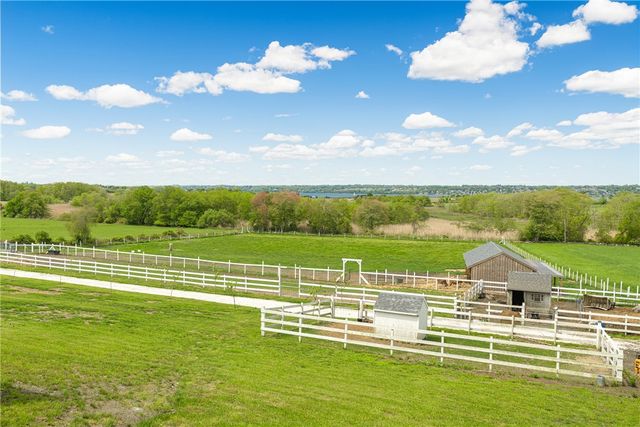 3333 Main Road, Tiverton, RI 02878
