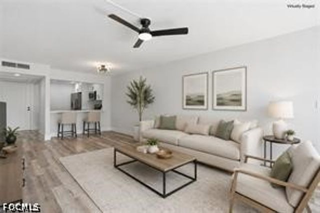 1085 Forest Lakes DR 8102, Naples, FL 34105