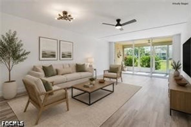1085 Forest Lakes DR 8102, Naples, FL 34105