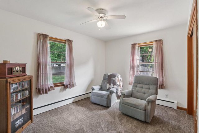 17 E Valley ROAD, Beloit, WI 53511