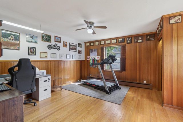 17 E Valley ROAD, Beloit, WI 53511