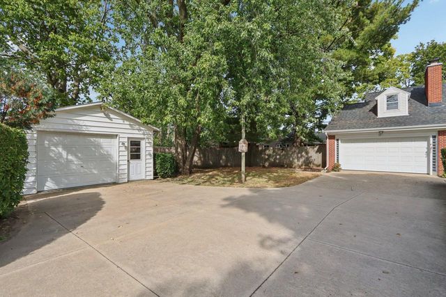 17 E Valley ROAD, Beloit, WI 53511