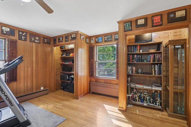 17 E Valley ROAD, Beloit, WI 53511