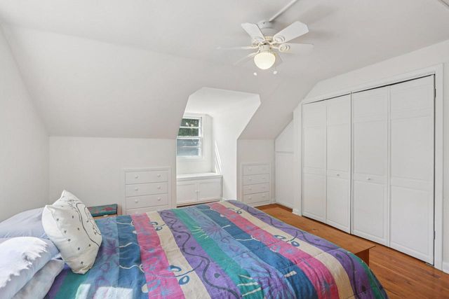 17 E Valley ROAD, Beloit, WI 53511