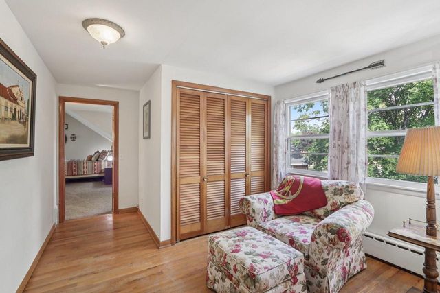 17 E Valley ROAD, Beloit, WI 53511