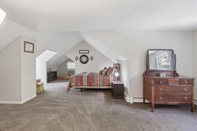 17 E Valley ROAD, Beloit, WI 53511