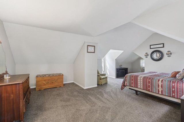 17 E Valley ROAD, Beloit, WI 53511