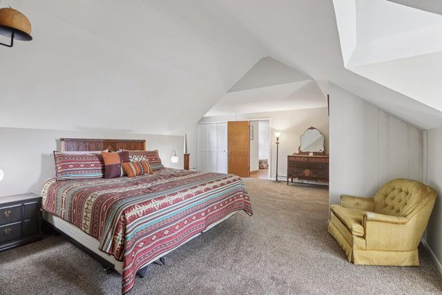 17 E Valley ROAD, Beloit, WI 53511