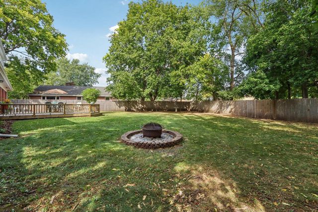 17 E Valley ROAD, Beloit, WI 53511