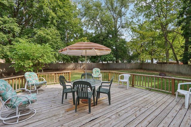 17 E Valley ROAD, Beloit, WI 53511