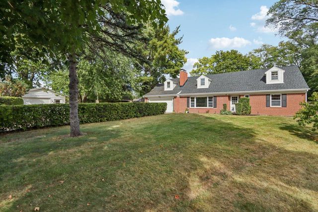 17 E Valley ROAD, Beloit, WI 53511