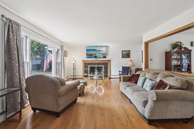 17 E Valley ROAD, Beloit, WI 53511