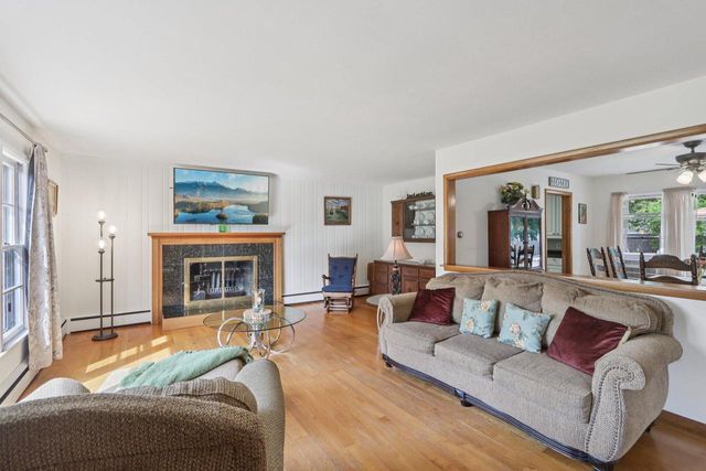 17 E Valley ROAD, Beloit, WI 53511