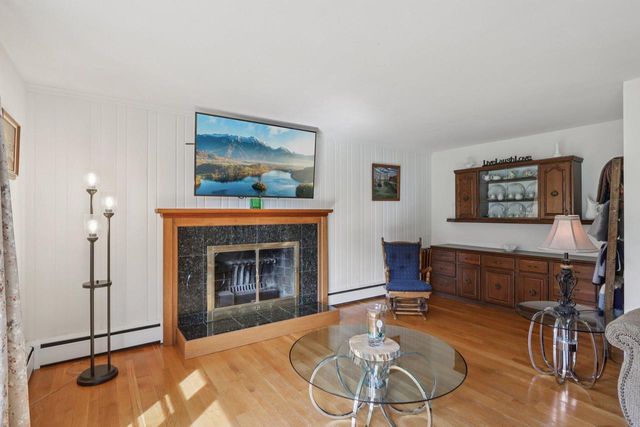 17 E Valley ROAD, Beloit, WI 53511