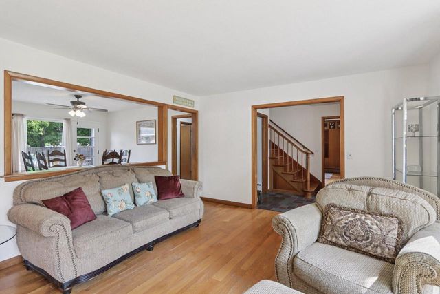 17 E Valley ROAD, Beloit, WI 53511