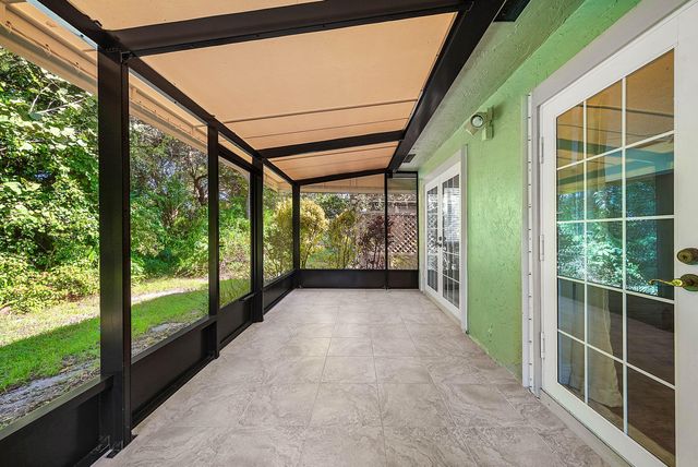 241 DEL RIO Boulevard, Boca Raton, FL 33432