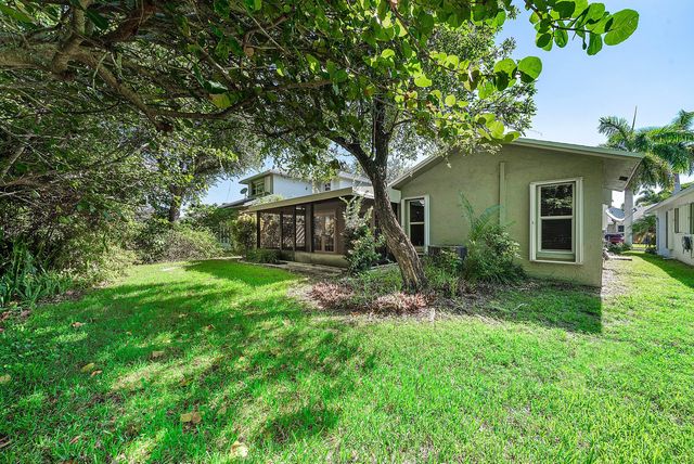 241 DEL RIO Boulevard, Boca Raton, FL 33432
