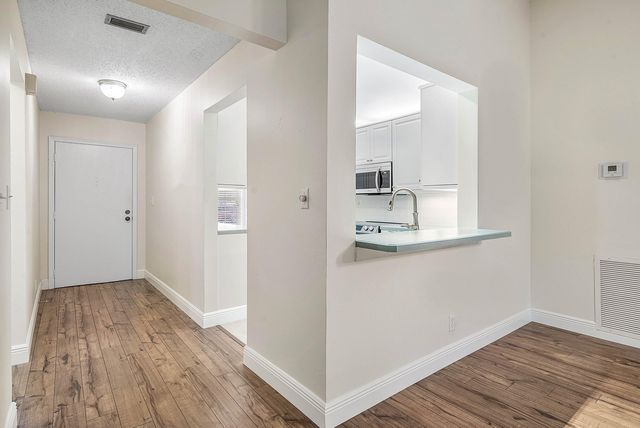 241 DEL RIO Boulevard, Boca Raton, FL 33432