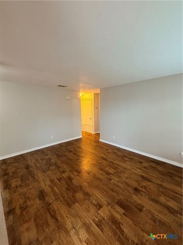 208 Uhland Road 3, San Marcos, TX 78666