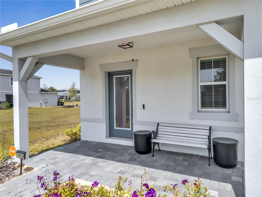 Image 3 of property listing at 10836 WATERWOOD ALLEY, Orlando, FL 32829