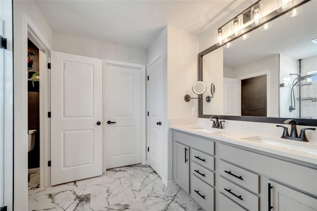 Image 32 of property listing at 10836 WATERWOOD ALLEY, Orlando, FL 32829