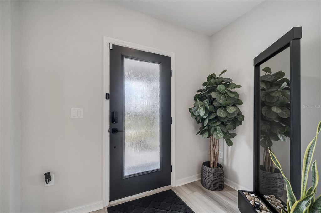 Image 5 of property listing at 10836 WATERWOOD ALLEY, Orlando, FL 32829