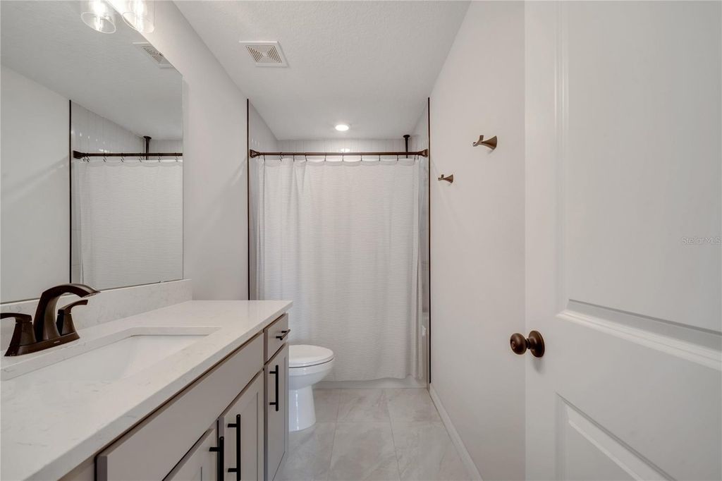 Image 44 of property listing at 10836 WATERWOOD ALLEY, Orlando, FL 32829