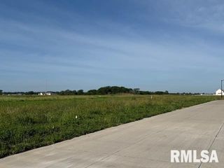 6935 Meghan Avenue, Bettendorf, IA 52722